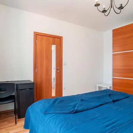 Comfy 1br Apartment Pressburg